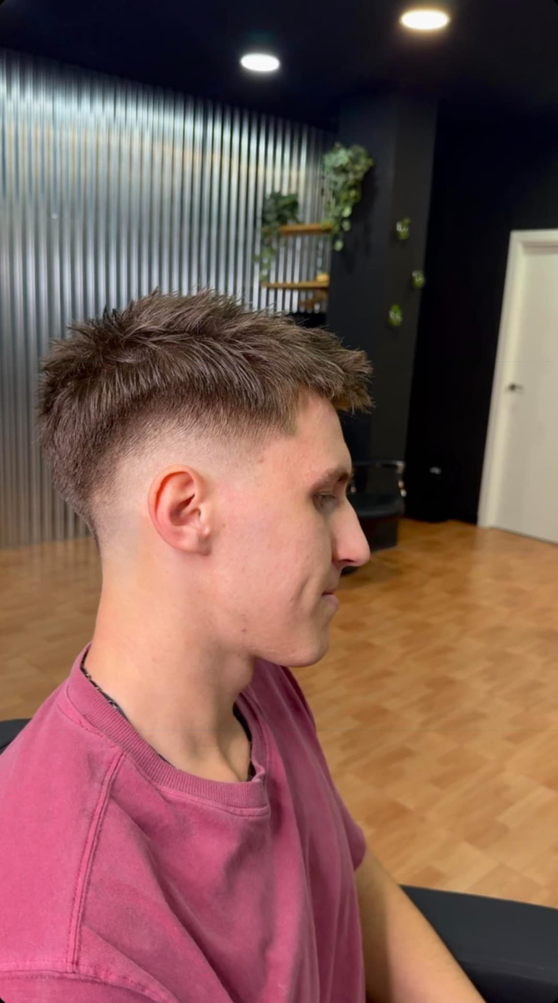 Mid skin fade con textura